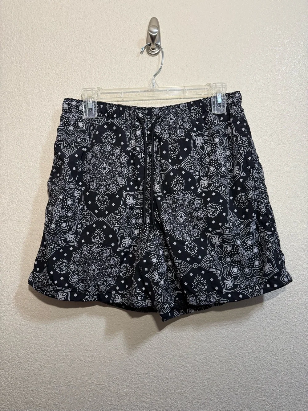 LCKR - Men’s Black Paisley Print Drawstring Swim Shorts - Size Medium